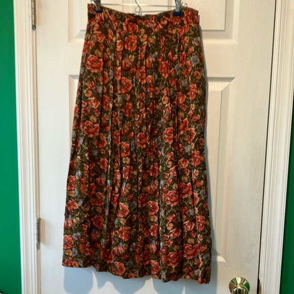 laura and jayne Dresses & Skirts - Floral Pleated Skirt - orange green rayon long length size 8